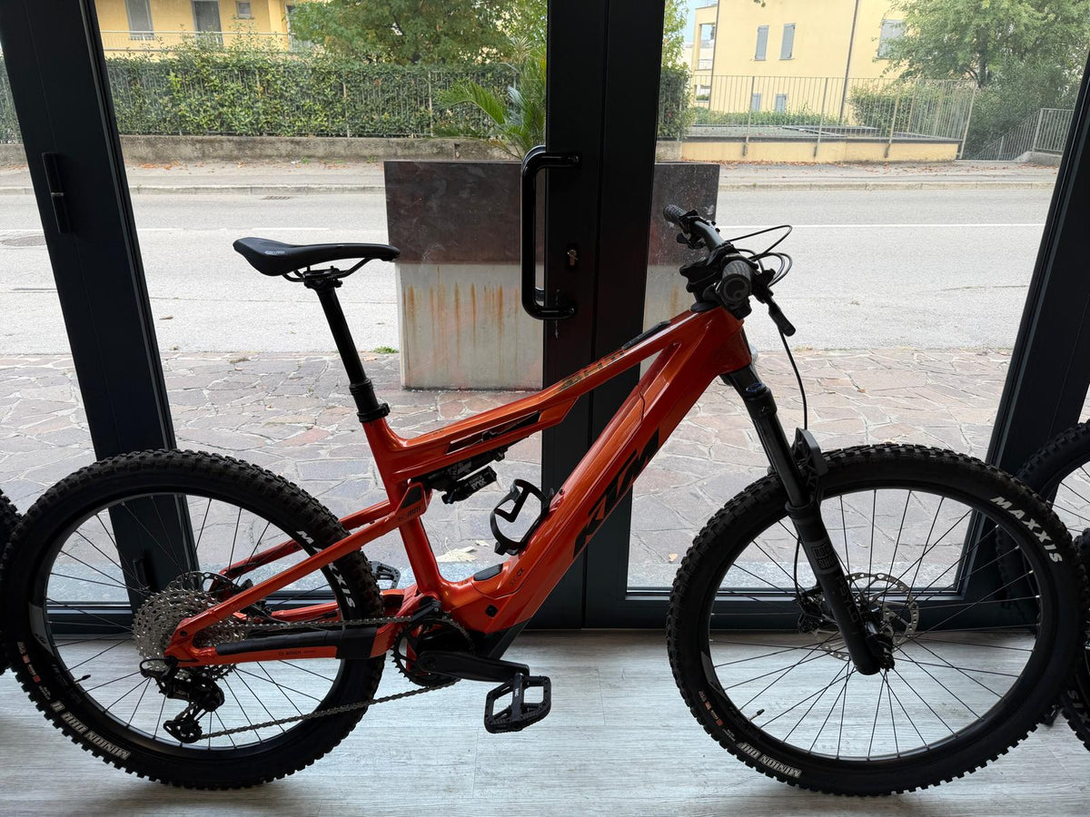 KTM Macina Kapoho Elite in carbonio 8km percorsi