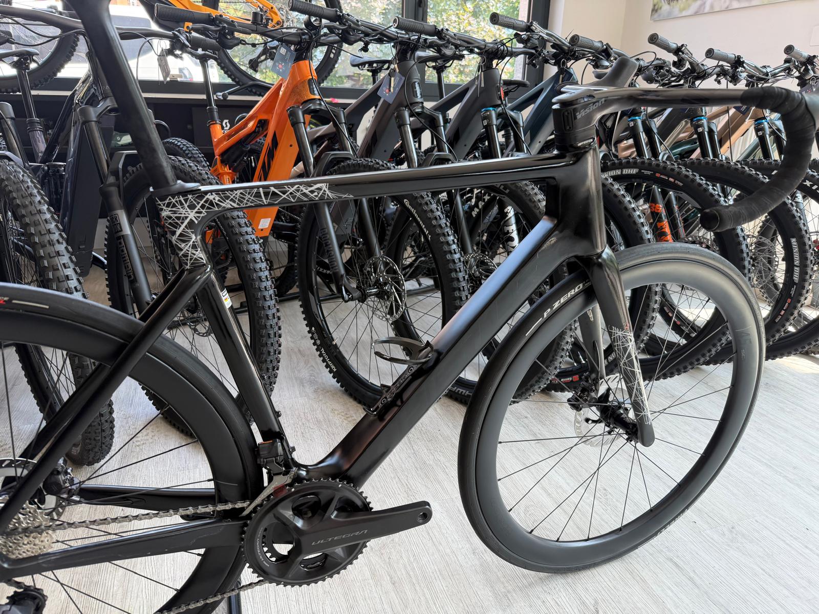 Bici da corsa pari al nuovo Whistle Vaero 2R taglia L 56