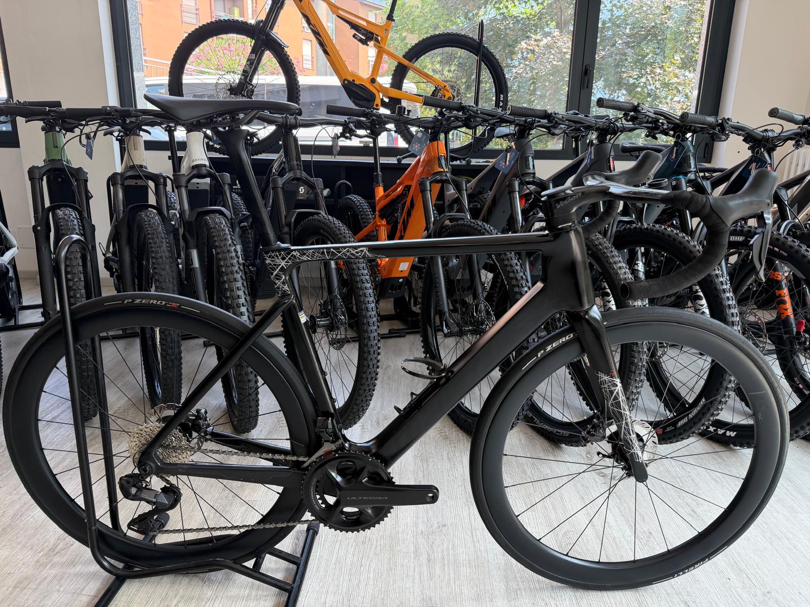 Bici da corsa pari al nuovo Whistle Vaero 2R taglia L 56