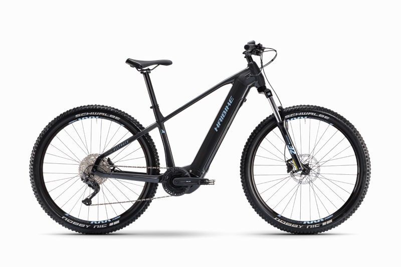 Asfalto o off-road? Con la nostra HAIBIKE ALLTRACK 5 non dovrai decidere! Con il suo design lineare e le sue caratteristiche versatili.