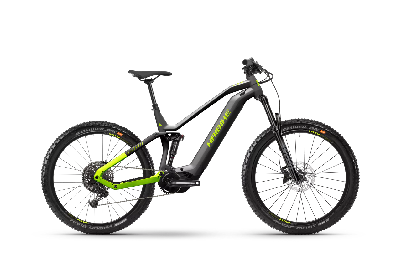 Salite e discese rapide? Nessun problema con la nostra HAIBIKE ALLTRAIL 9: una eFully al top che ti consente di scatenarti sui sentieri al massimo.