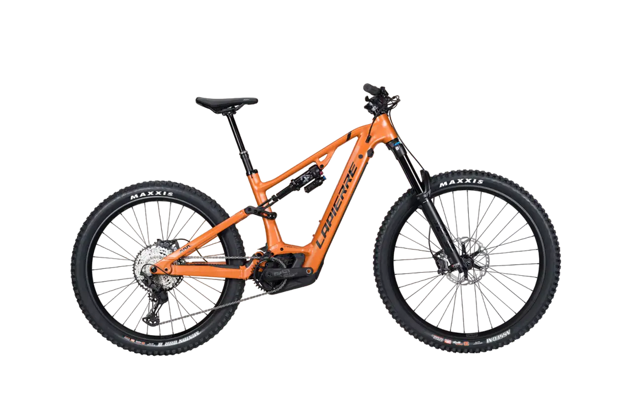 La Lapierre Overvolt AM 8.7 S la bici per la montagna, a proprio agio sia in salita che in discesa. Una delizia durante la guida e un piacere senza limiti.