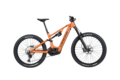 La Lapierre Overvolt AM 8.7 S la bici per la montagna, a proprio agio sia in salita che in discesa. Una delizia durante la guida e un piacere senza limiti.