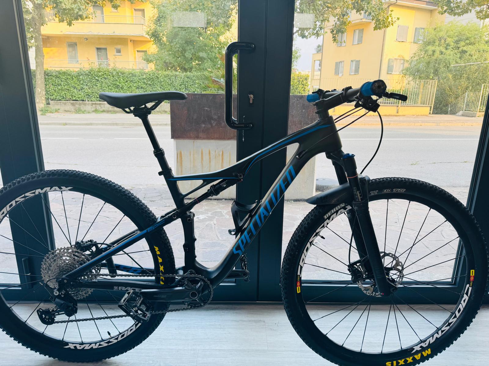 mtb full in carbonio Specialized Epic FSR in perfette condizioni taglia M