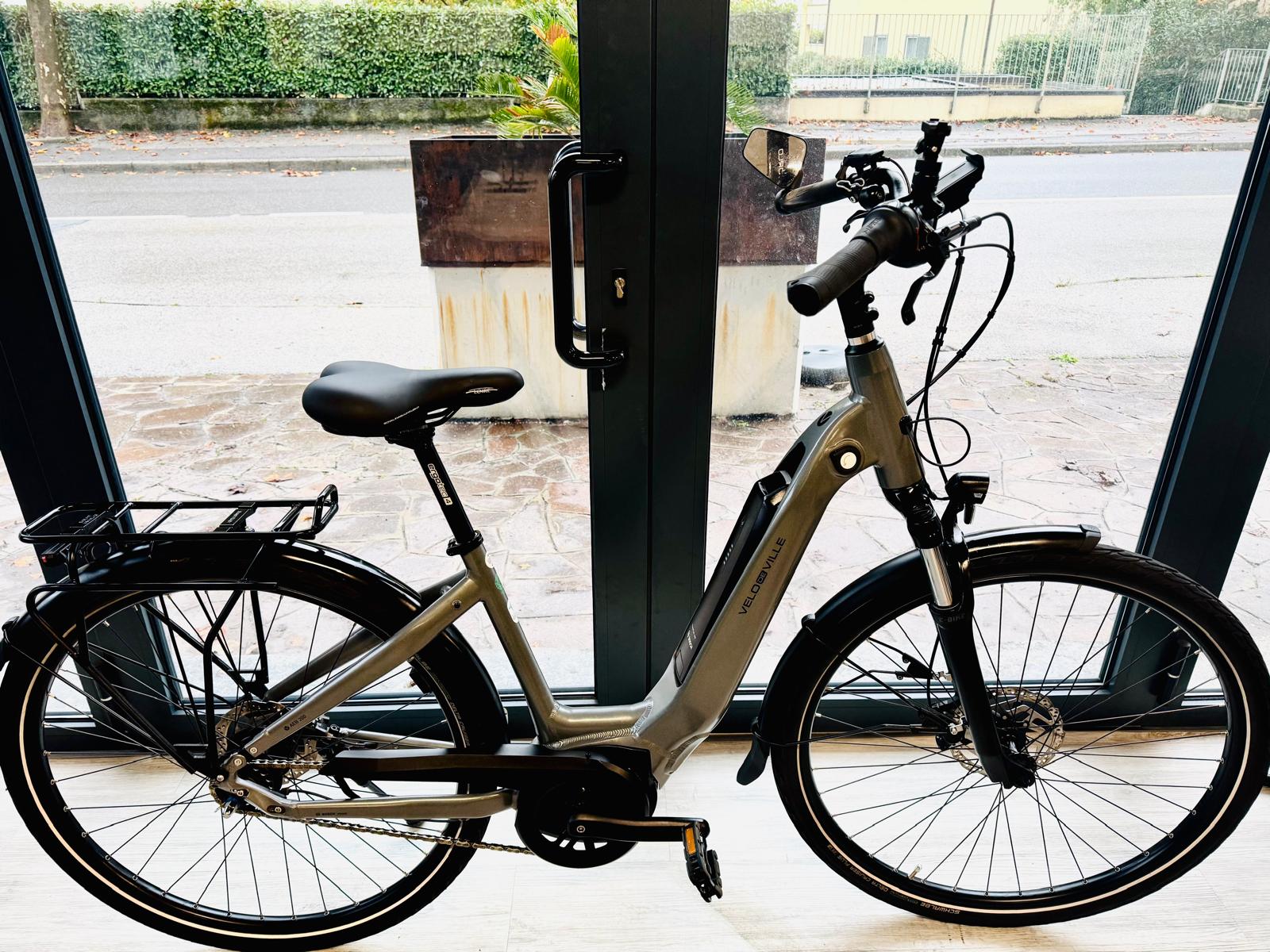 ebike da citta/trekking con motore Bosch VELODEVILLE AEB200