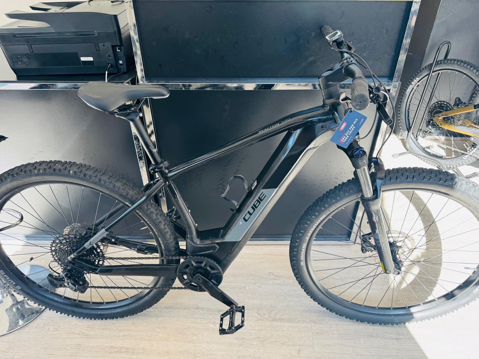 E-Bike Front Cube Reaction Pro taglia L solo 490 KM