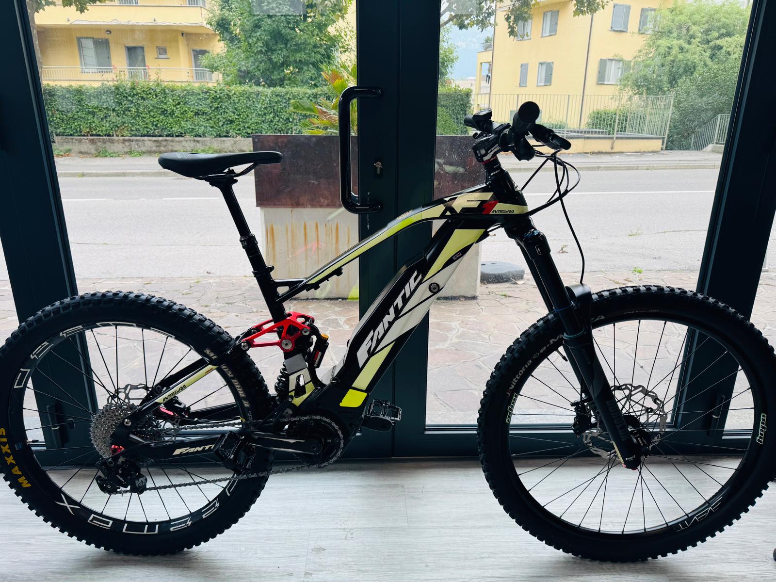 Fantic XF1 Integra Race Taglia M con vari upgrade, componenti nuovi e 2 batterie