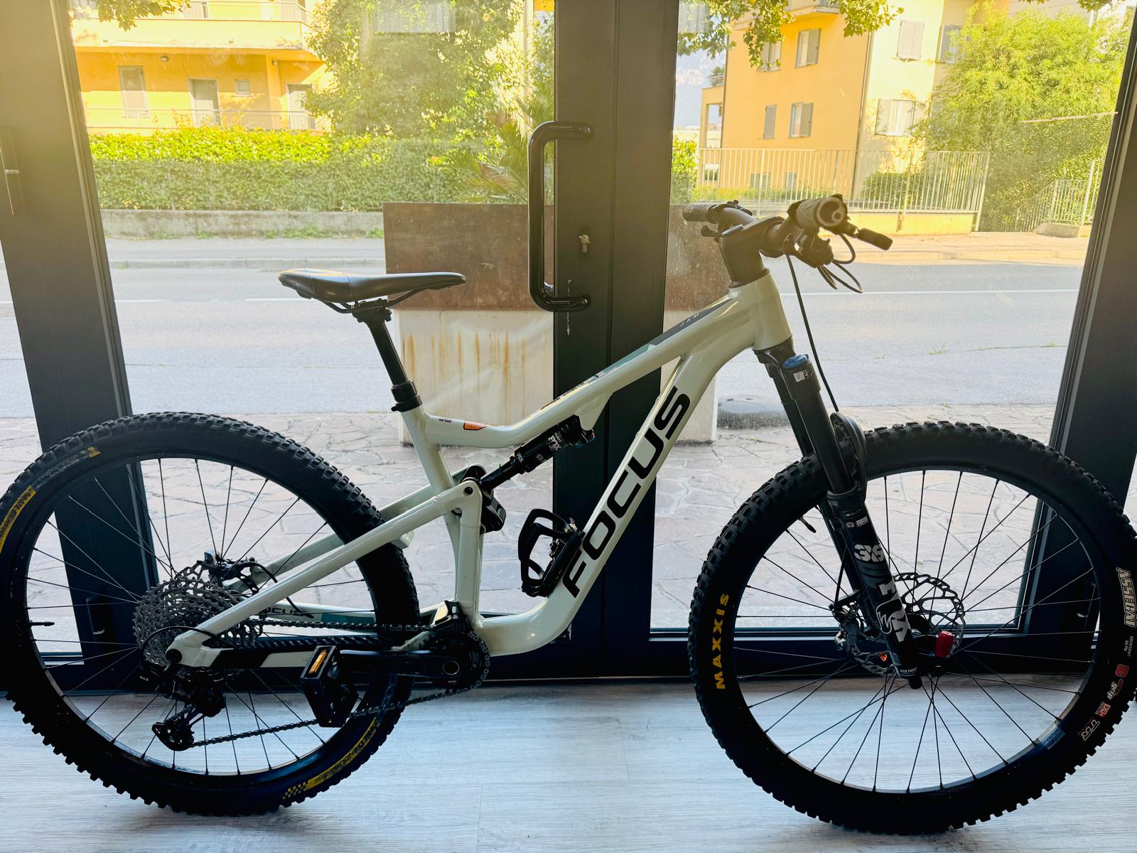 bici da enduro Focus Jam 6.9 taglia M ottime condizioni