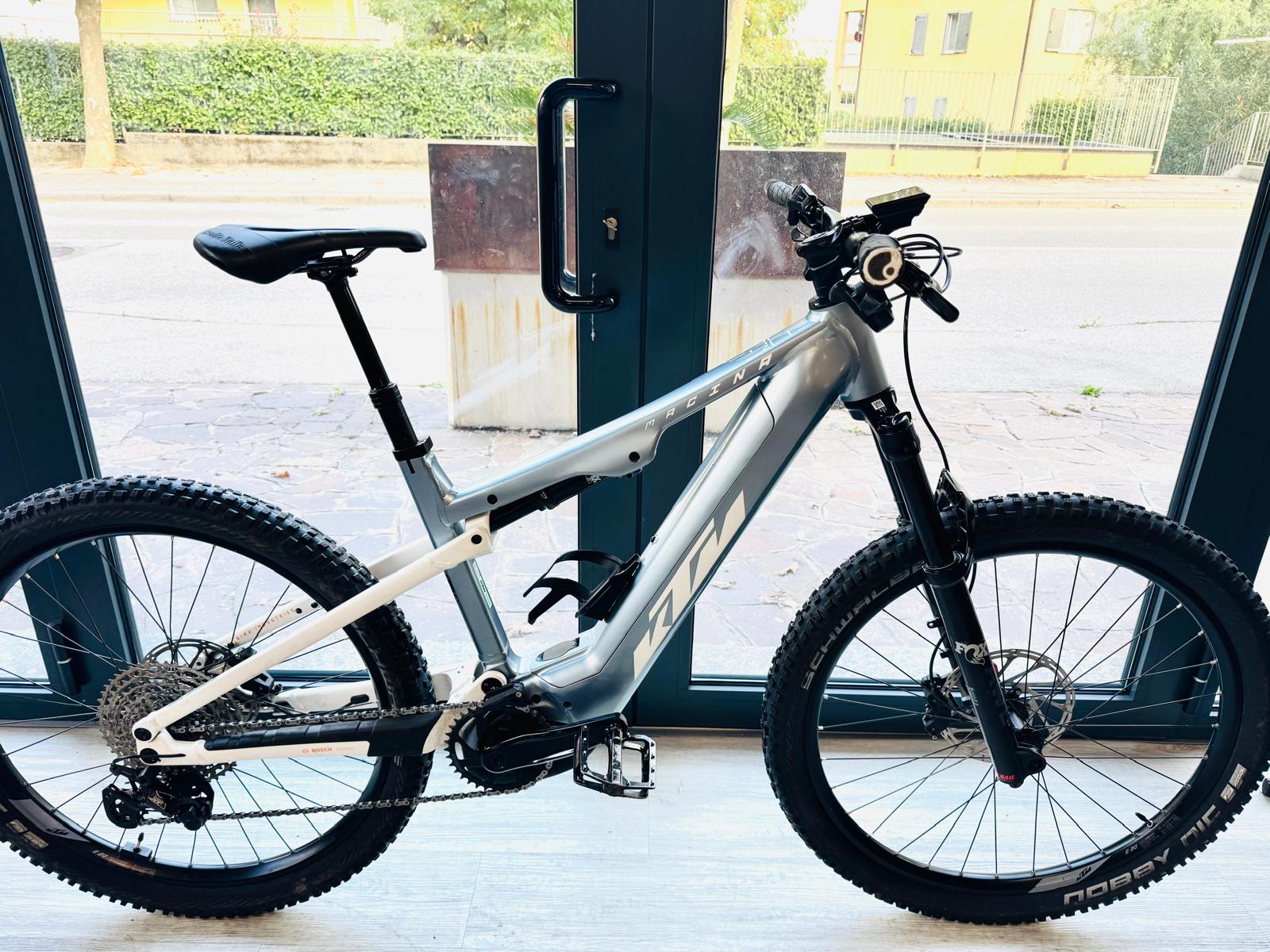 ebike full con motore Bosch KTM Macina Lycan 771 taglia M solo 1300 KM