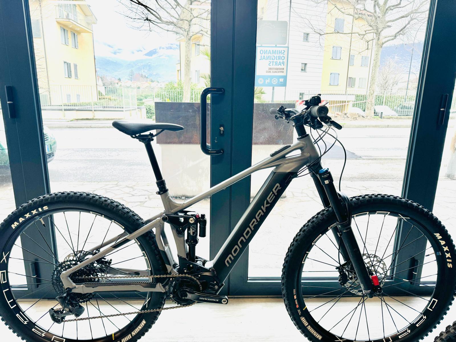 Mondraker Crafty R pari al nuovo solo 300 KM! Taglia M