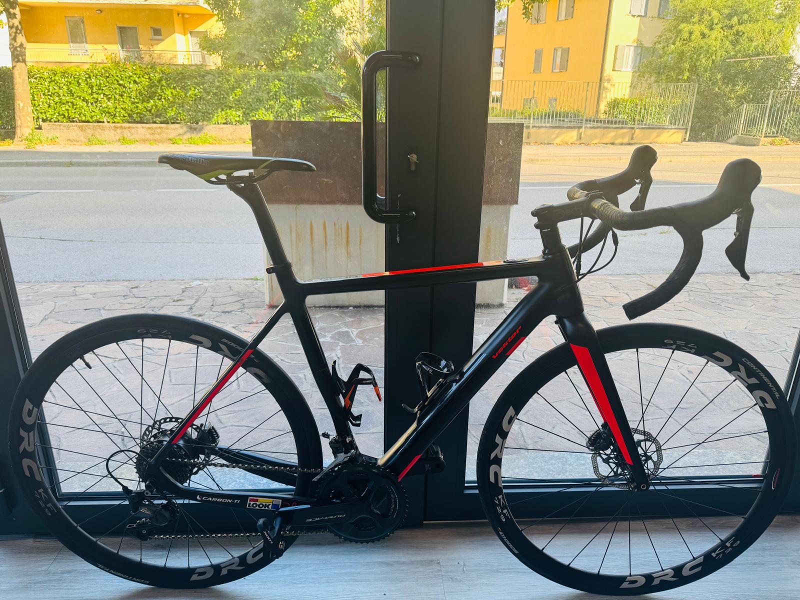 E-bike da strada in carbonio con motore Ebikemotion X35 – Shimano Ultegra 2x11, batteria 250 Wh, pochi km