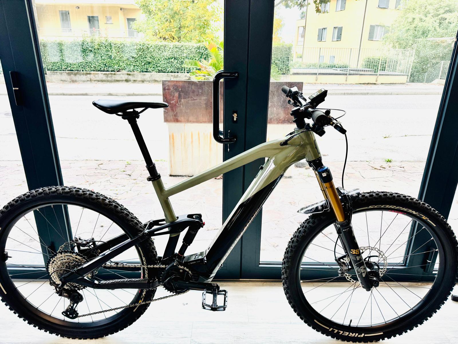 Moustache Game 7 – E-Bike Enduro 29" Fox 38 Factory, Bosch Performance CX SmartSystem, batteria 750Wh