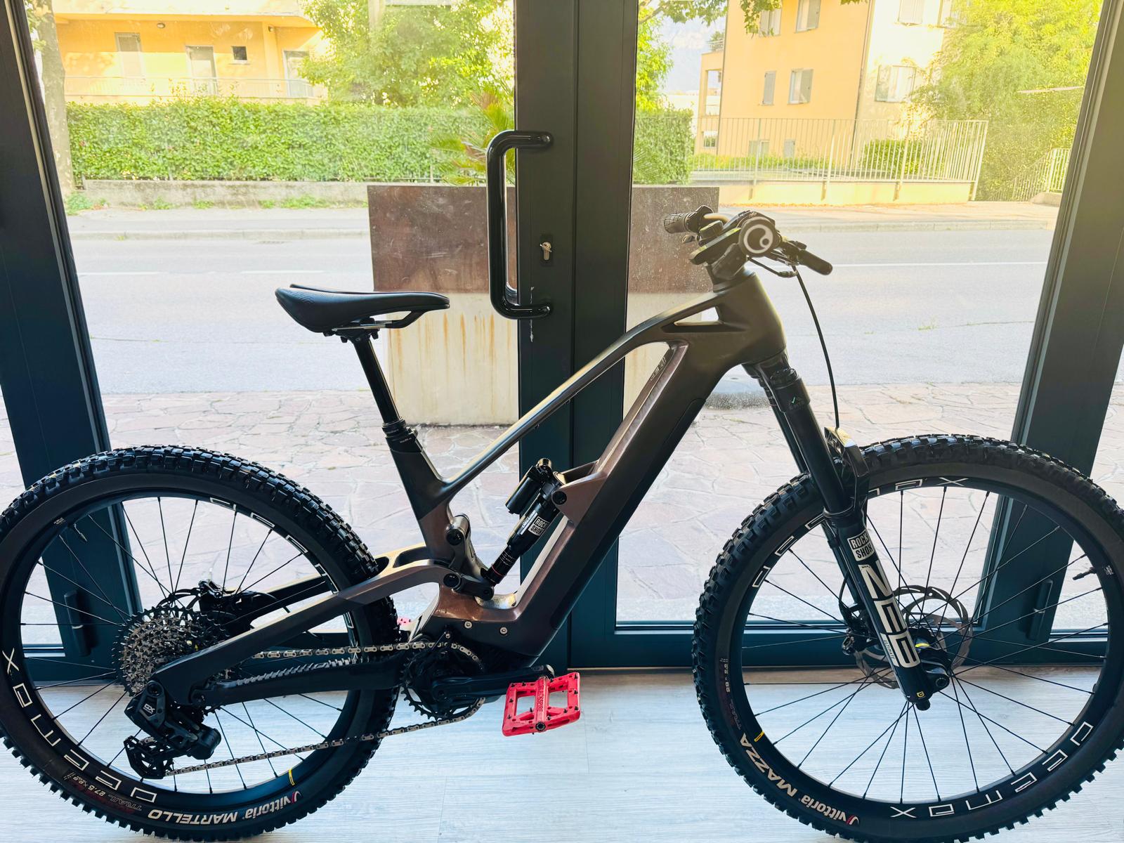Olympia Hammer AXS 900Wh - come nuova - solo 1400 KM - taglia M