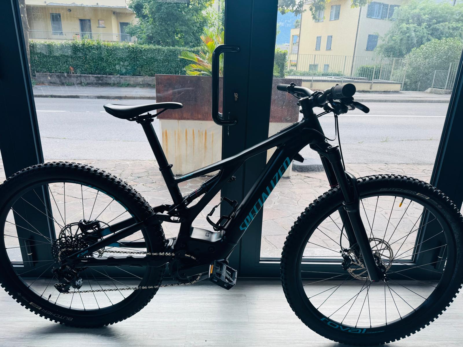 Specialized Turbo Levo taglia M come nuova - solo 700 KM